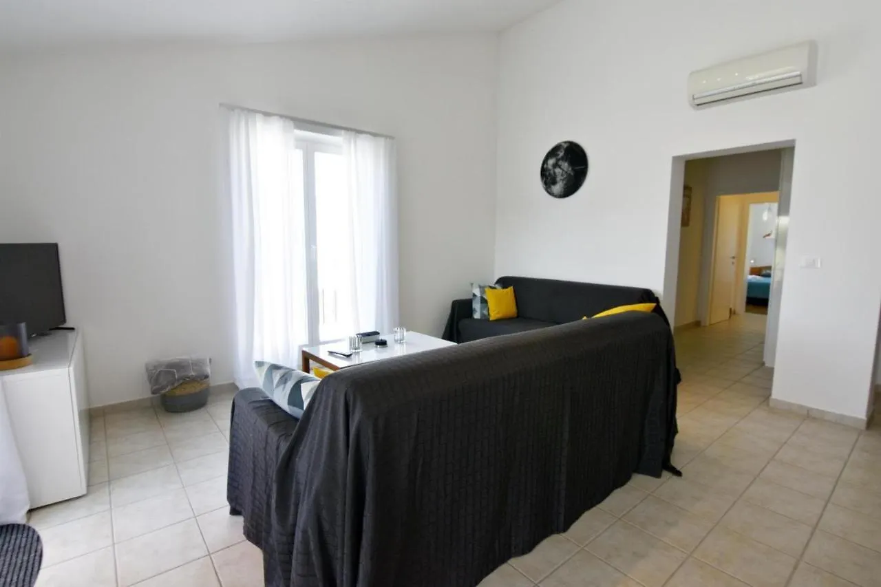 Apartments With A Parking Space Basanija, Umag - 21069 Savudrija