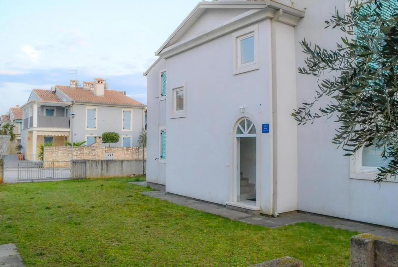 Apartments With A Parking Space Basanija, Umag - 21069 Savudrija