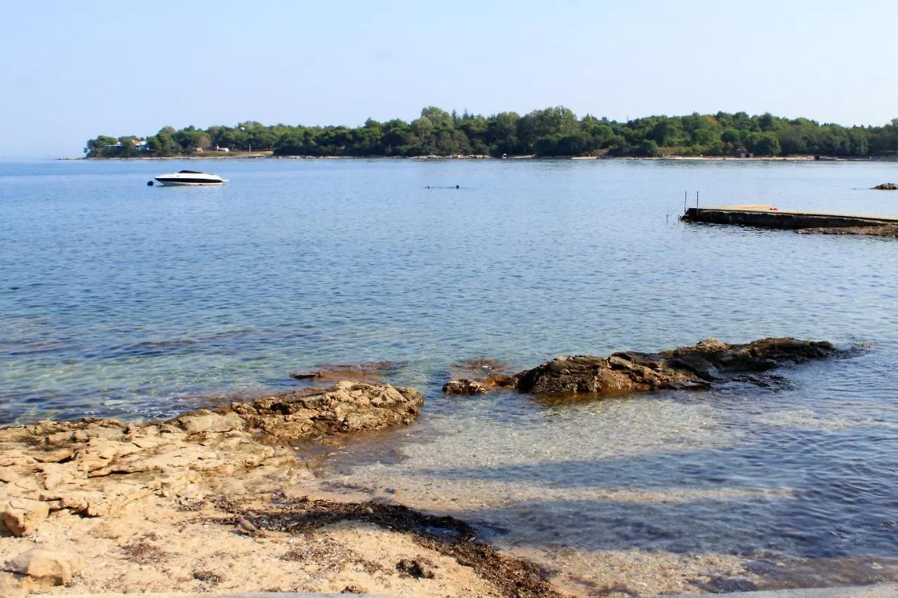 Apartments With A Parking Space Basanija, Umag - 21069 Savudrija